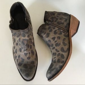 NEW Liberty Black Heart of the Wild Leopard Booties (10) 10.5